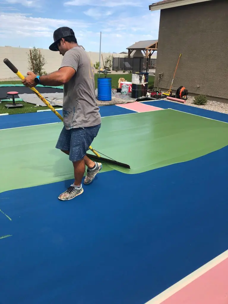 How much does it cost to paint a pickleball court